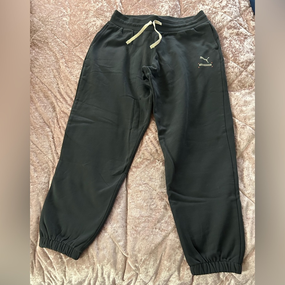 Puma sports wear 
Women’s size large